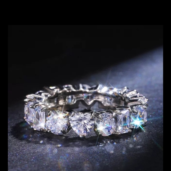 Beautiful rings - Picture 3 of 4